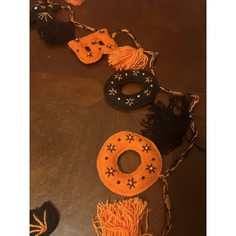 Melange Collection HALLOWEEN GARLAND Boo Bats Wool Handmade‎ In Peru Fair Trade